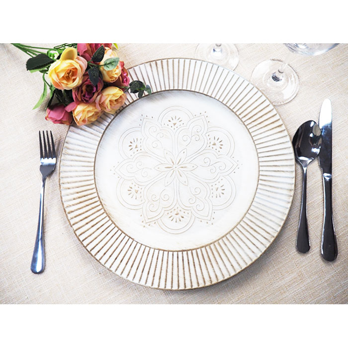 Round Plastic Charger Plates with Antique Finish